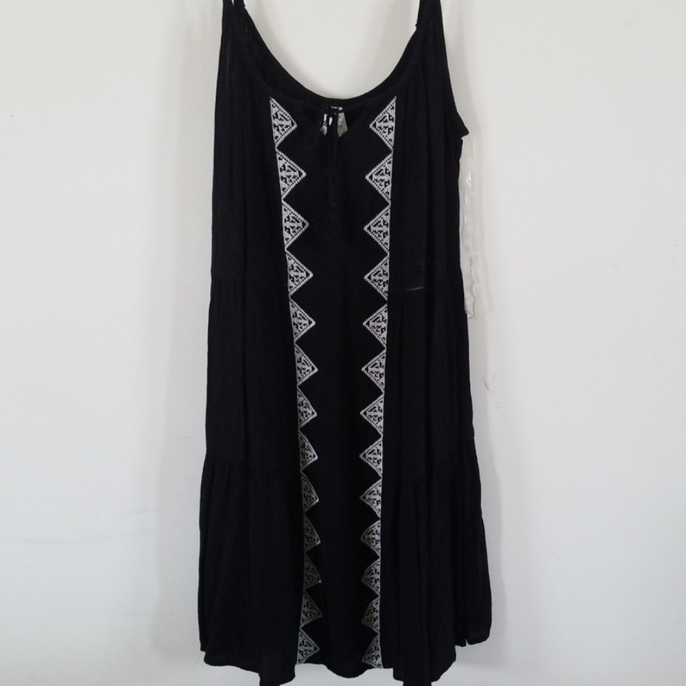Black Sundress - Picture 1 of 3